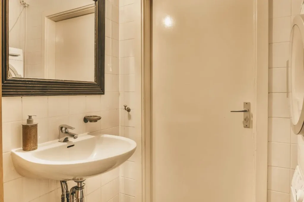 organize a small bathroom with no cabinet space